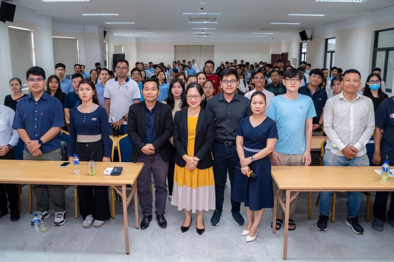 ការគាំទ្រសម្រាប់កម្មករ និងធុរកិច្ច